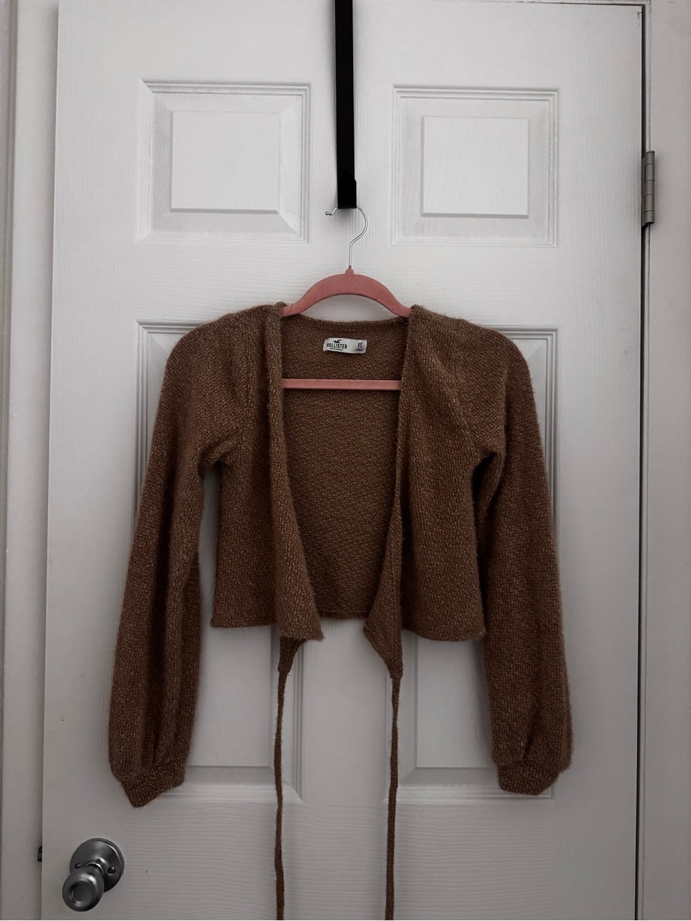 Hollister Cropped Tie-Front Women's Cardigan in Warm Brown